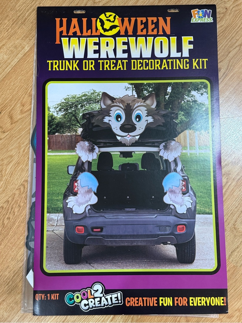 Fun Express Halloween Werewolf Trunk or Treat Decorating Kit -6 piece kit